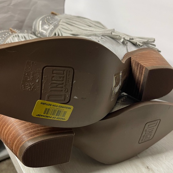 Dingo Gypsy Studded Fringe Metallic Snip Toe Cowboy Silver Boots 6M DI 737 - Picture 10 of 12